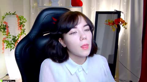 Snapshot of kelly_fooxx chatting on 11.04.25 Kelly online show from 11.04.25