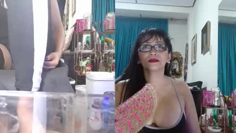 Snapshot of kelly_squirting chatting on 10.23.25 KELLY online show from 10.23.25