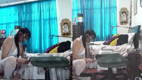 Snapshot of kelly_squirting chatting on 11.19.25 KELLY online show from 11.19.25