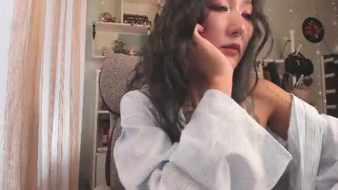 Snapshot of kellyasian chatting on 07.27.26 Leia online show from 07.27.26