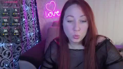 Snapshot of kellycrystall chatting on 12.21.25 kellycrystall online show from 12.21.25