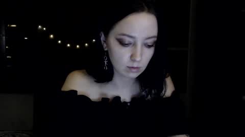 Snapshot of kellydark0111 chatting on 03.01.25 Mistress online show from 03.01.25