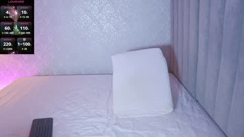 Snapshot of kellyfernandes chatting on 11.19.25 vanessa online show from 11.19.25