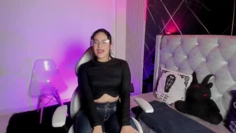 Snapshot of kellymurmonth chatting on 12.02.25 kellymurmonth online show from 12.02.25