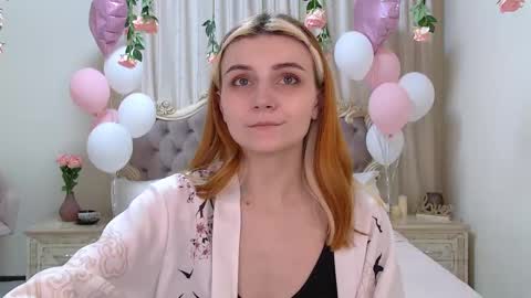 Kelly Stoneys online show from 03.12.25