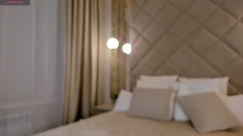 Snapshot of kellyy_bern chatting on 11.04.25 kellyy_bern online show from 11.04.25