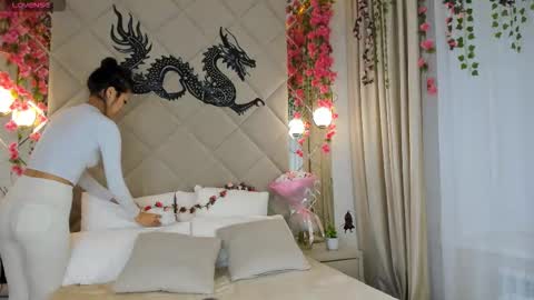 Snapshot of kellyy_bern chatting on 11.26.25 kellyy_bern online show from 11.26.25