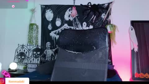 Snapshot of kemmadakii chatting on 10.29.25 Kemma online show from 10.29.25