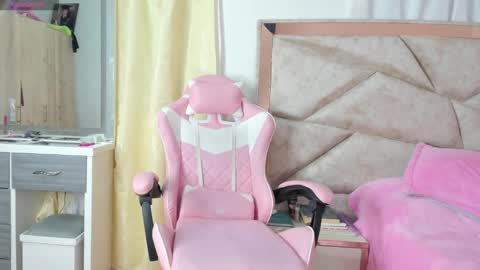 Snapshot of kendal_hot1 chatting on 10.12.25 Aleja3 online show from 10.12.25