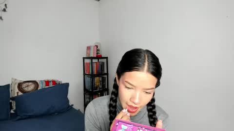 Snapshot of kendalgrey01 chatting on 02.05.25 Kendal online show from 02.05.25