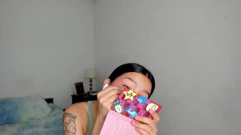 Snapshot of kendalgrey01 chatting on 10.17.25 Kendal online show from 10.17.25