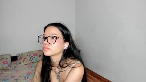 Kendal online show from 02.25.26