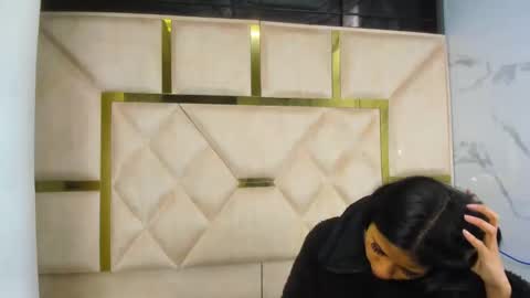 kendall69__ online show from 11.18.25