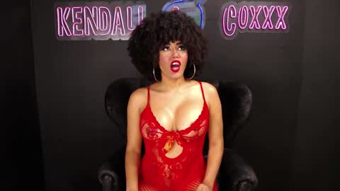Snapshot of kendall_coxxx chatting on 12.25.24 online show from 12.25.24