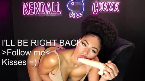 Snapshot of kendall_coxxx chatting on 01.02.25 online show from 01.02.25