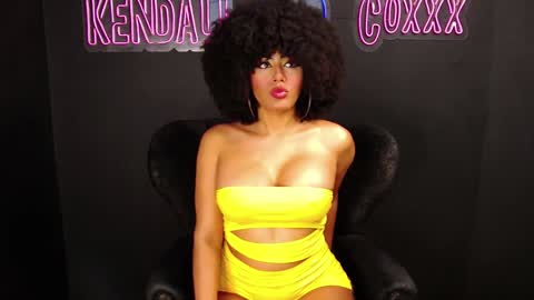 Snapshot of kendall_coxxx chatting on 02.04.25 online show from 02.04.25