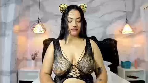 Snapshot of kendall_curves chatting on 02.19.26 Kendall no Jenner online show from 02.19.26