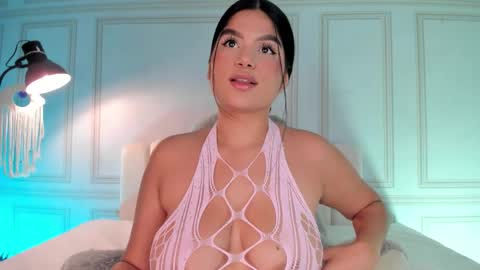 Snapshot of kendall_jonss chatting on 11.03.25 online show from 11.03.25