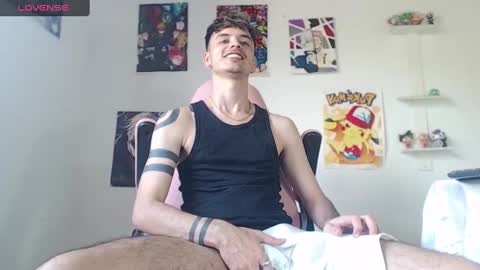 Snapshot of kendall_ros chatting on 12.25.24 kendall ross online show from 12.25.24