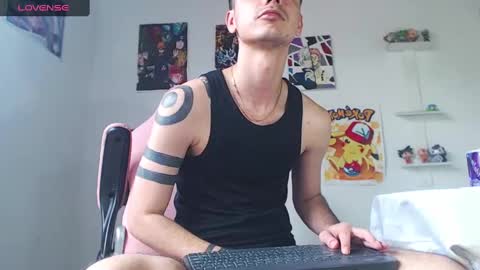 Snapshot of kendall_ros chatting on 12.29.24 kendall ross online show from 12.29.24