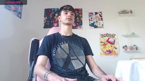 Snapshot of kendall_ros chatting on 01.18.25 kendall ross online show from 01.18.25