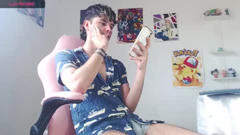 Snapshot of kendall_ros chatting on 01.26.25 kendall ross online show from 01.26.25