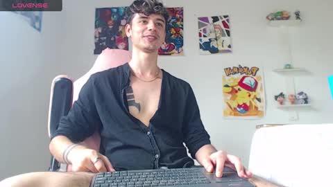 Snapshot of kendall_ros chatting on 02.03.25 kendall ross online show from 02.03.25