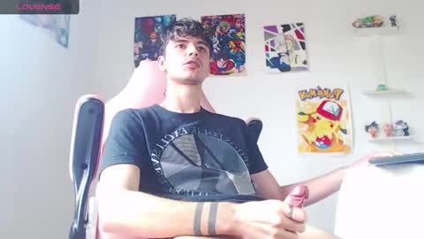 Snapshot of kendall_ros chatting on 02.04.25 kendall ross online show from 02.04.25