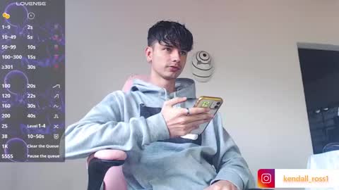 Snapshot of kendall_ros chatting on 09.27.25 kendall ross online show from 09.27.25