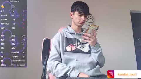 Snapshot of kendall_ros chatting on 10.17.25 kendall ross online show from 10.17.25