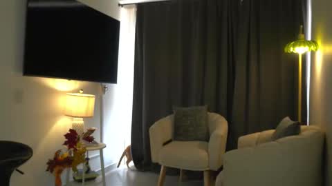 Snapshot of kendall_ruiiz chatting on 11.23.25 Andrea online show from 11.23.25