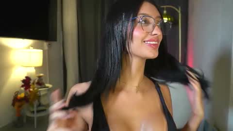 Snapshot of kendall_ruiiz chatting on 12.01.25 Andrea online show from 12.01.25