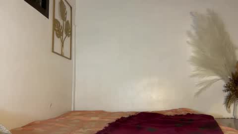 Snapshot of kendall_sue chatting on 10.08.25 kendall_sue online show from 10.08.25