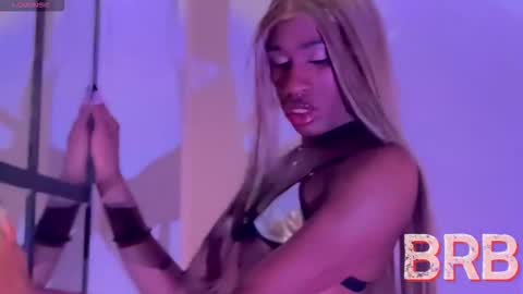 kendallgil_ online show from 10.27.25