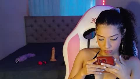 Snapshot of kendallrush2 chatting on 12.10.24 Kendall Rush online show from 12.10.24