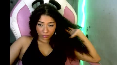 Snapshot of kendallrush2 chatting on 09.28.25 Kendall Rush online show from 09.28.25