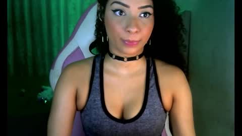 Snapshot of kendallrush2 chatting on 10.11.25 Kendall Rush online show from 10.11.25