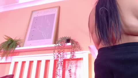   online show from 11.04.25