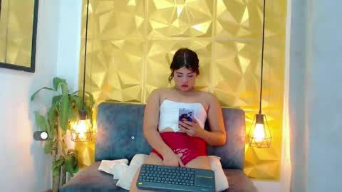 Snapshot of kendra_diaz chatting on 01.27.25 K E N D R A online show from 01.27.25