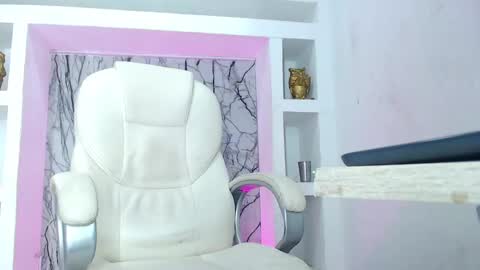 Snapshot of kendra_diaz chatting on 02.06.25 K E N D R A online show from 02.06.25