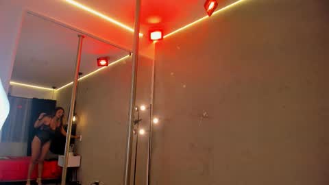 Kendra London online show from 11.14.25