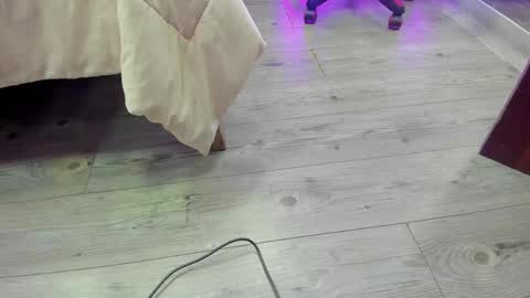 Kendra London online show from 02.10.26