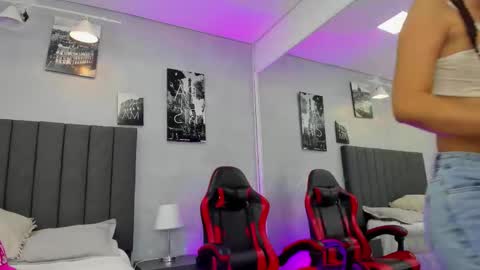 Kendra London online show from 03.08.26