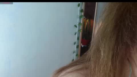 Snapshot of kendra_lust_69 chatting on 09.29.25 kendra_lust_69 online show from 09.29.25