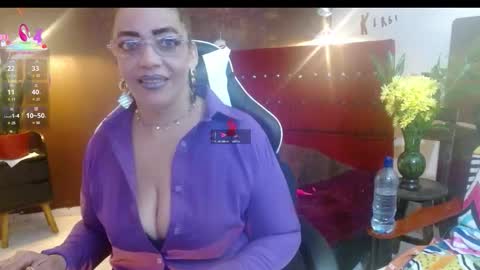 Snapshot of kendra_lust_69 chatting on 10.05.25 kendra_lust_69 online show from 10.05.25