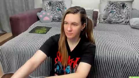Snapshot of kendra_xx_ chatting on 04.18.26 Kendra online show from 04.18.26