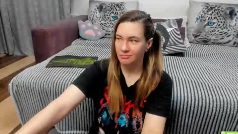 Snapshot of kendra_xx_ chatting on 04.19.26 Kendra online show from 04.19.26