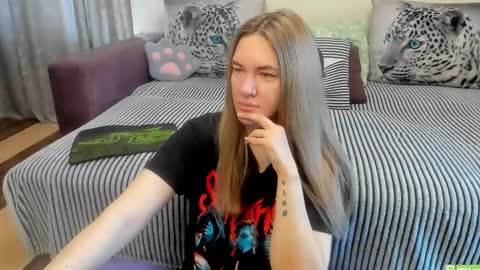Snapshot of kendra_xx_ chatting on 05.15.26 Kendra online show from 05.15.26