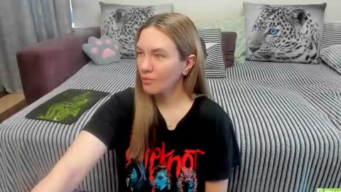 Snapshot of kendra_xx_ chatting on 05.18.26 Kendra online show from 05.18.26