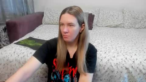 Snapshot of kendra_xx_ chatting on 06.01.26 Kendra online show from 06.01.26